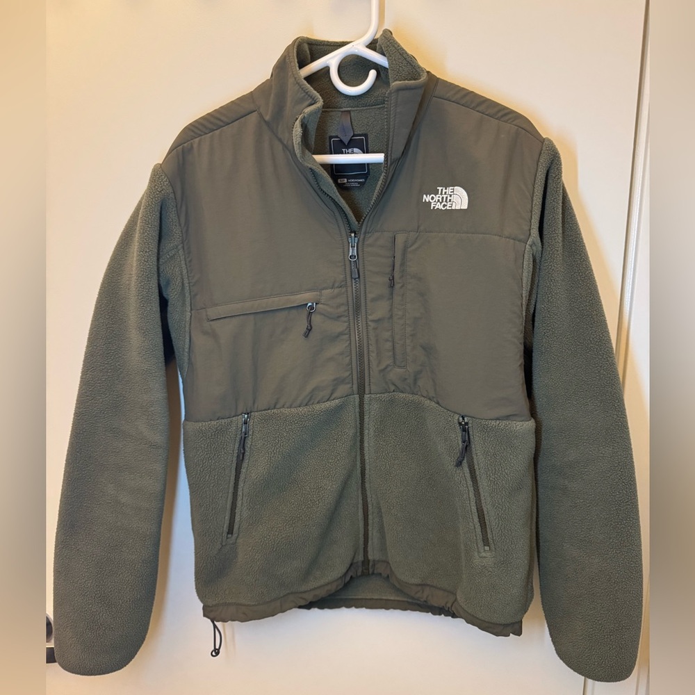 The North Face Men’s Denali Jacket in Khaki Green